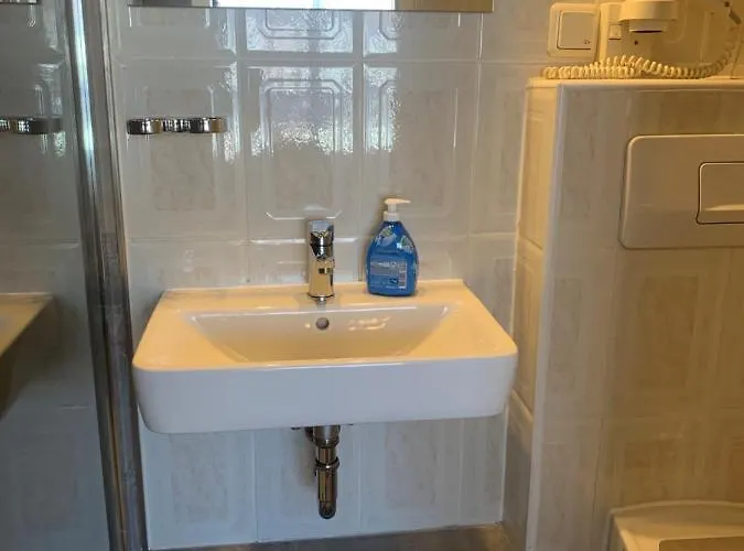 Carl Von Clausewitz فندق 2*