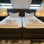 克劳塞维茨卡尔酒店 酒店 2*