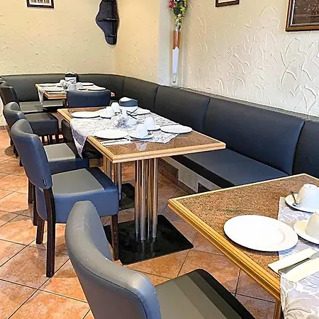Carl Von Clausewitz Hotel 2*